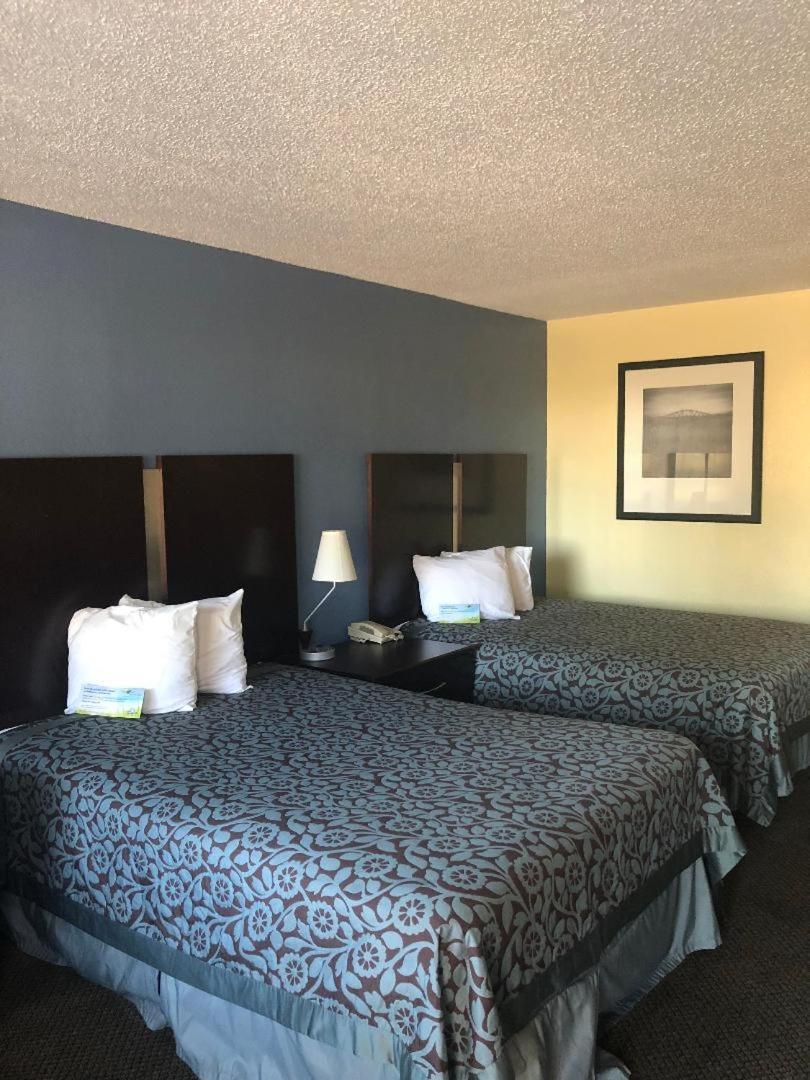 Days Inn By Wyndham Eastland Kültér fotó