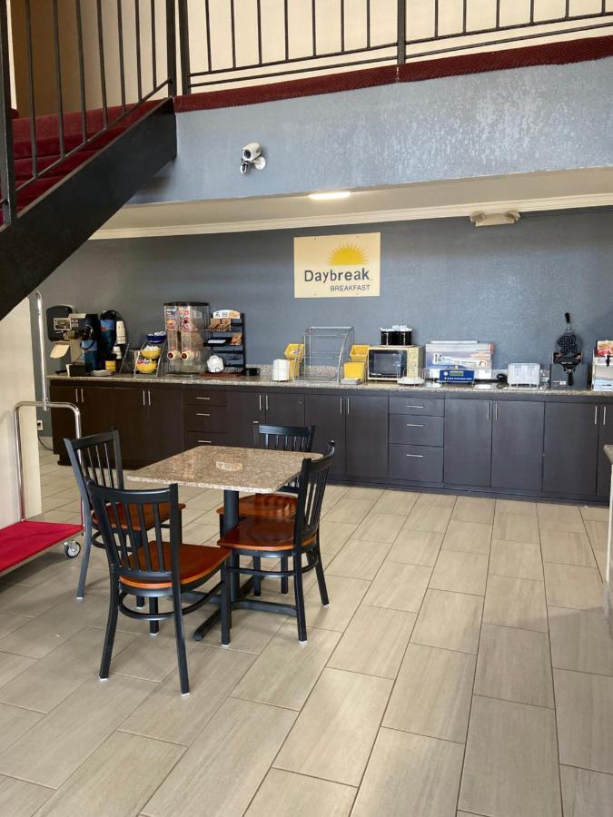 Days Inn By Wyndham Eastland Kültér fotó